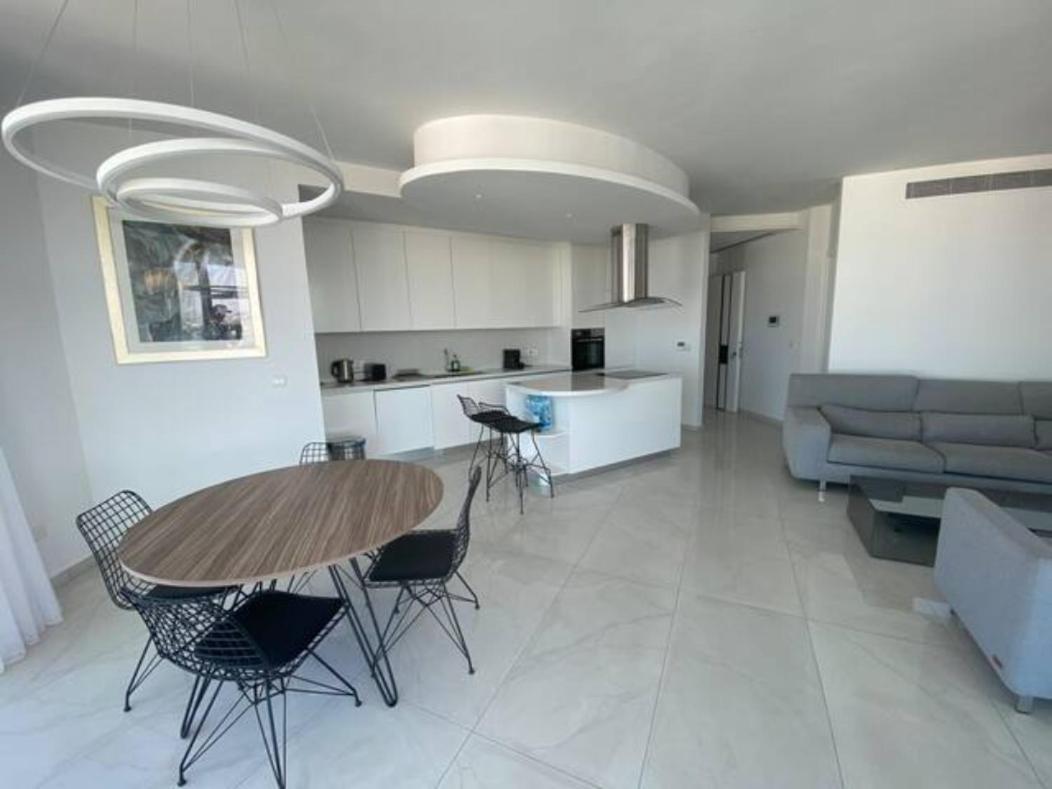 Mckenzie 2 Bedrooms Seaview Апартаменты