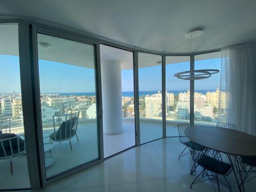 Mckenzie 2 Bedrooms Seaview Апартаменты Ларнака